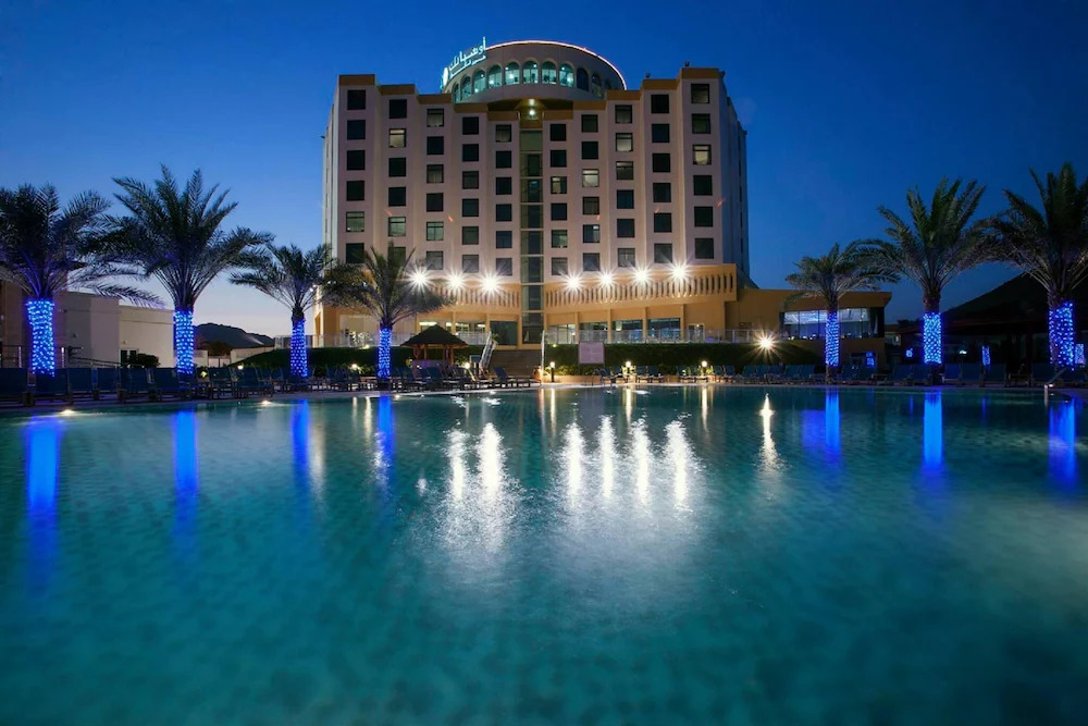 Oceanic Khorfakkan Beachfront Staycation — photo 2